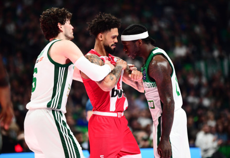 Ολυμπιακός: «Κακώς αποβλήθηκε ο Ντόρσεϊ, δεν έχει κάνει την παραμικρή κίνηση να χτυπήσει τον Ναν»