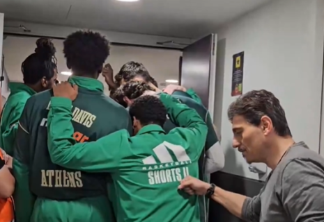 Στα αποδυτήρια ο Γιαννακόπουλος για να εμψυχώσει τους παίκτες του Παναθηναϊκού (video)