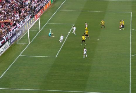 Ο Στρακόσια δεν έδιωξε αποτελεσματικά, ο Λόπεθ εύκολα το 2-0 (video)