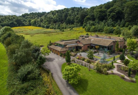 «Τύφλα να ‘χει του Κριστιάνο»: Ένας άλλος θρύλος του Μάντσεστερ έχει την πιο χλιδάτη βίλα (video)