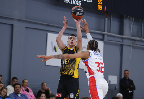 Η επιβλητική ΑΕΚ πέρασε από τη Γλυφάδα και... βούλιαξε τον Πανιώνιο