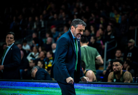 Ναβάρο: «Η ΑΕΚ έχει physicality και την εμπειρία του Σάκοτα που την κάνουν καλύτερη από τη Μάλαγα»