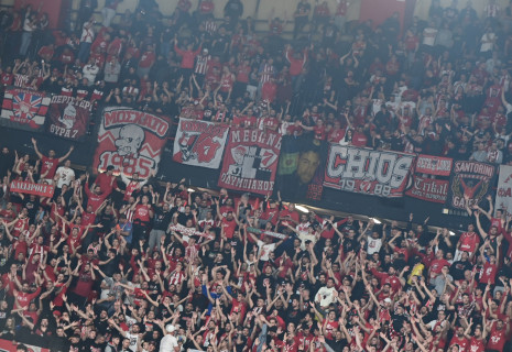 «Ερυθρόλευκη» τρέλα: Sold out ο πρώτος και ο τρίτος τελικός Ολυμπιακός-Παναθηναϊκός