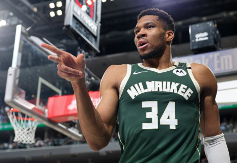 Αντετοκούνμπο: «Οι θρύλοι δεν κυνηγάνε, ελκύουν...»