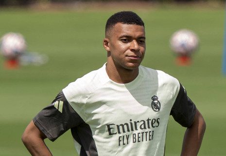 Φιάσκο της Ρεάλ Μαδρίτης με Εμπαπέ: Τον εξέτασαν στο λάθος γόνατο κι επιδεινώθηκε ο τραυματισμός του