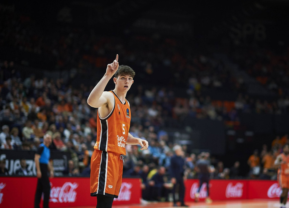 Πρόβλημα για τη Βαλένθια: Τραυματίστηκε ο Ντε Λαρέα και χάνει το ματς με τον Παναθηναϊκό