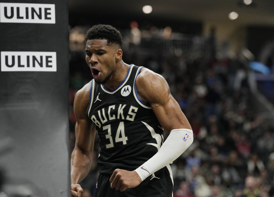 Οριστικό: Ο Γιάννης Αντετοκούνμπο παρέμεινε στους Μιλγουόκι Μπακς!