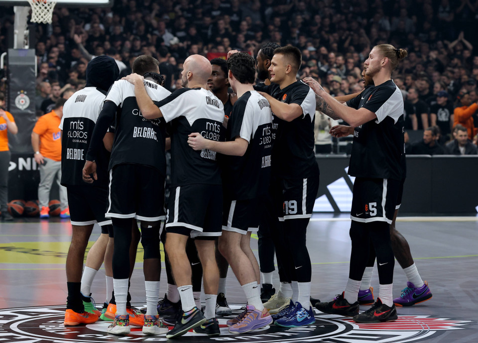 Από αναβολή σε αναβολή: «Άκυρο» το τζάμπολ και του Παρτίζαν - Dubai BC