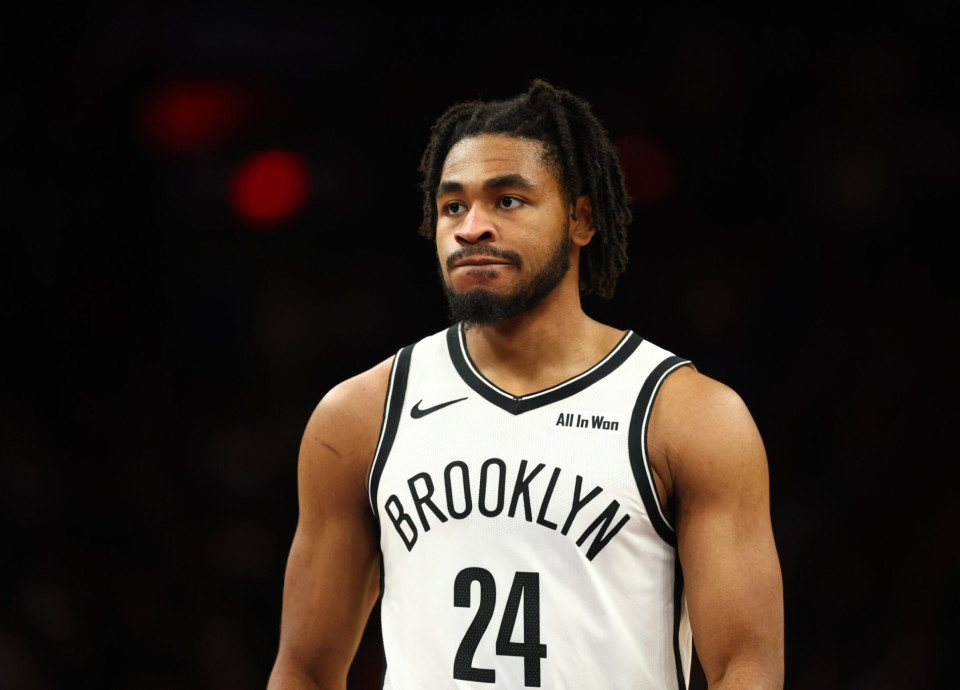 Οι Μπακς «παρατάνε» τη σεζόν: Αποδέσμευσαν τον Καμ Τόμας