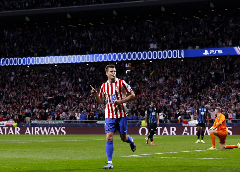 Η Ατλέτικο σοβαρεύτηκε στο δεύτερο ημίχρονο και με 4-1 πέρασε στους «16» του Champions League