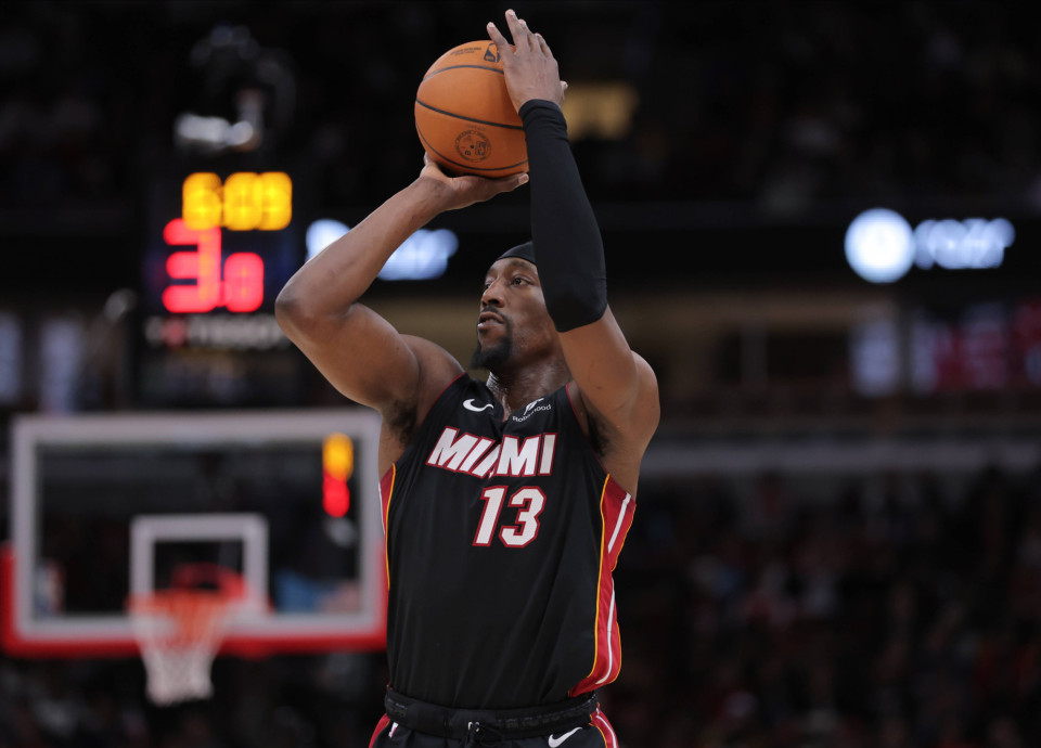 Απίστευτο: Ιστορικό ρεκόρ για τον Μπαμ Αντεμπάγιο στο NBA - Πέτυχε 83 πόντους και ξεπέρασε τον Κόμπι Μπράιαντ! (video)