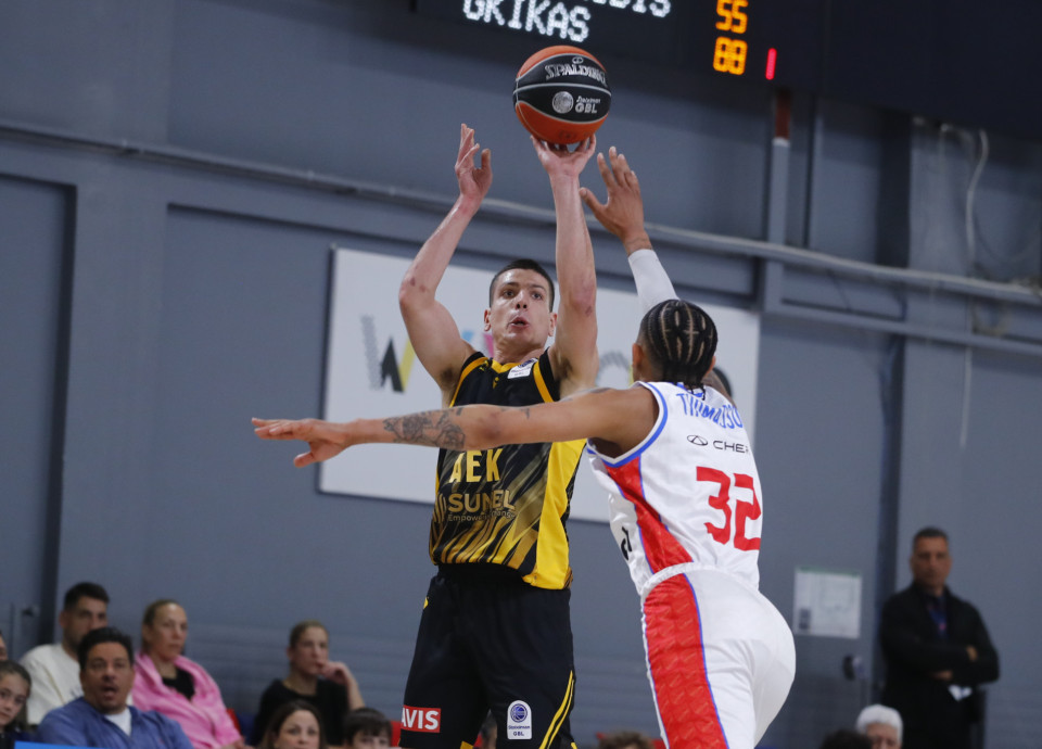 Η επιβλητική ΑΕΚ πέρασε από τη Γλυφάδα και... βούλιαξε τον Πανιώνιο