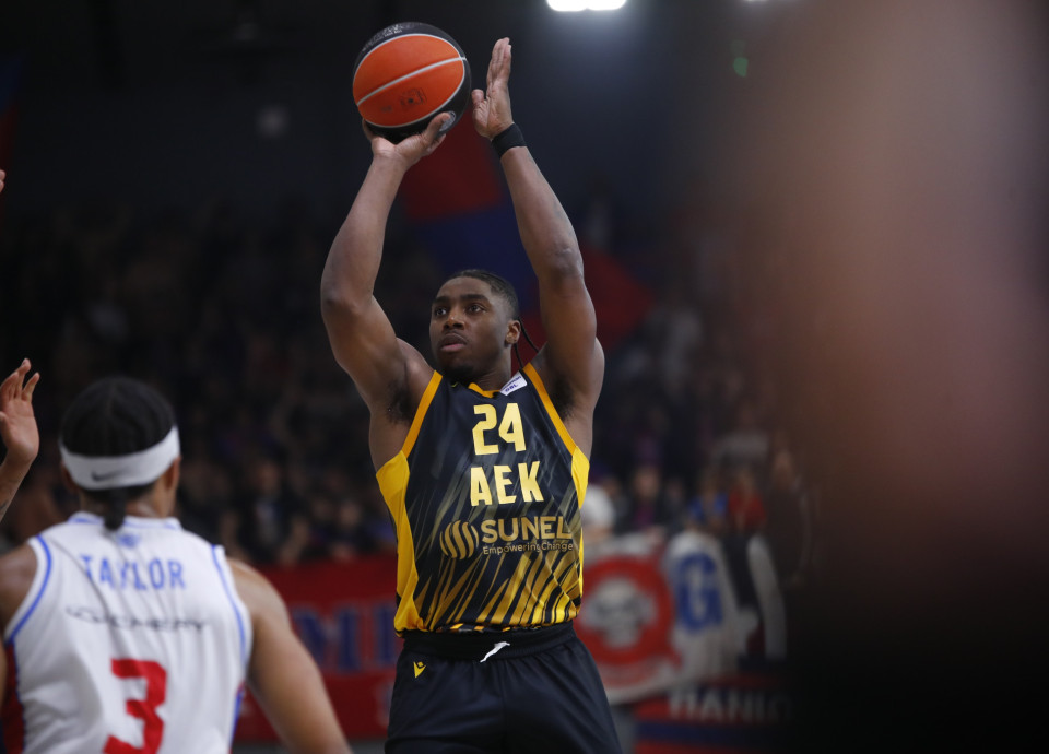 Από το πινακάκι του Σάκοτα, στο καλάθι του Πανιωνίου: To special play της ΑΕΚ με πρωταγωνιστή τον Μπάρτλεϊ