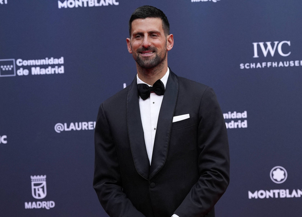 Όλοι κοιτούσαν τον Τζόκοβιτς: Το κόσμημα του Σέρβου που θάμπωσε τους πάντες στα Laureus Awards (photo)