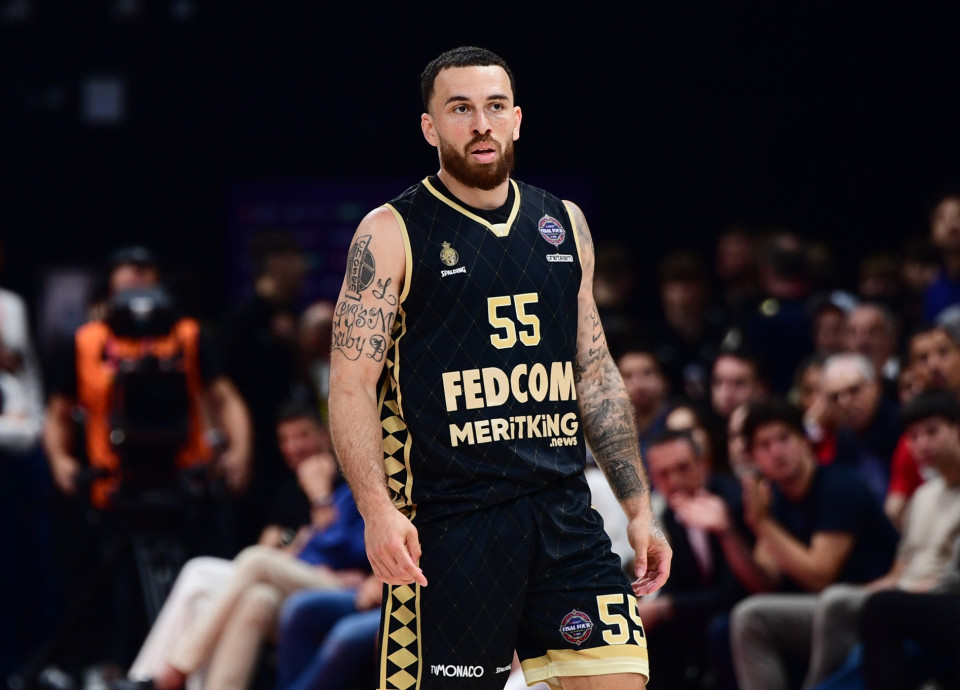 Η Μπαρτσελόνα θέλει να ρίξει βόμβα με Μάικ Τζέιμς