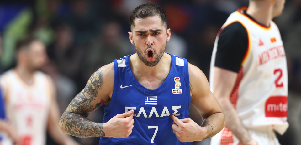 Ο Τολιόπουλος με ασύλληπτο double-double οδήγησε την Ελλάδα στη νίκη μέσα στο Μαυροβούνιο