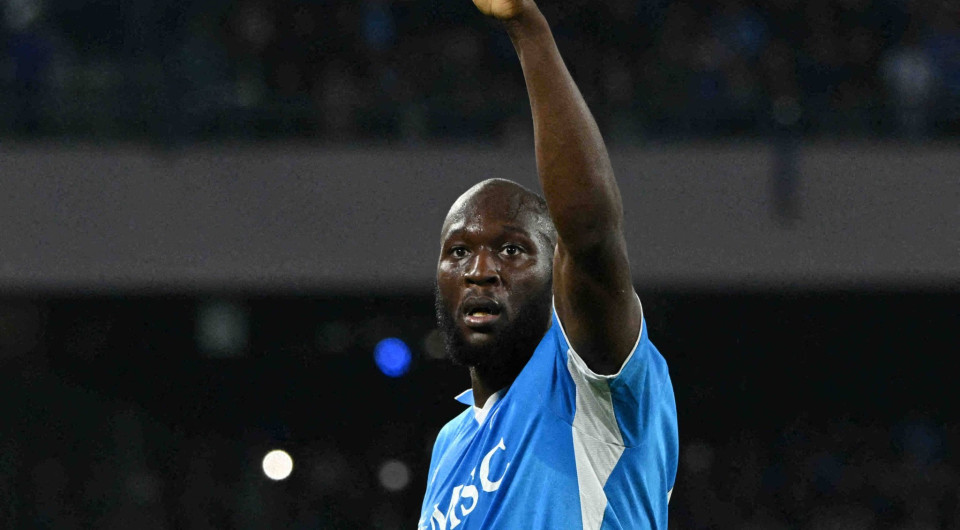 Λυτρωτής Λουκάκου, νίκη στο φινάλε για τη Νάπολι στη Βερόνα