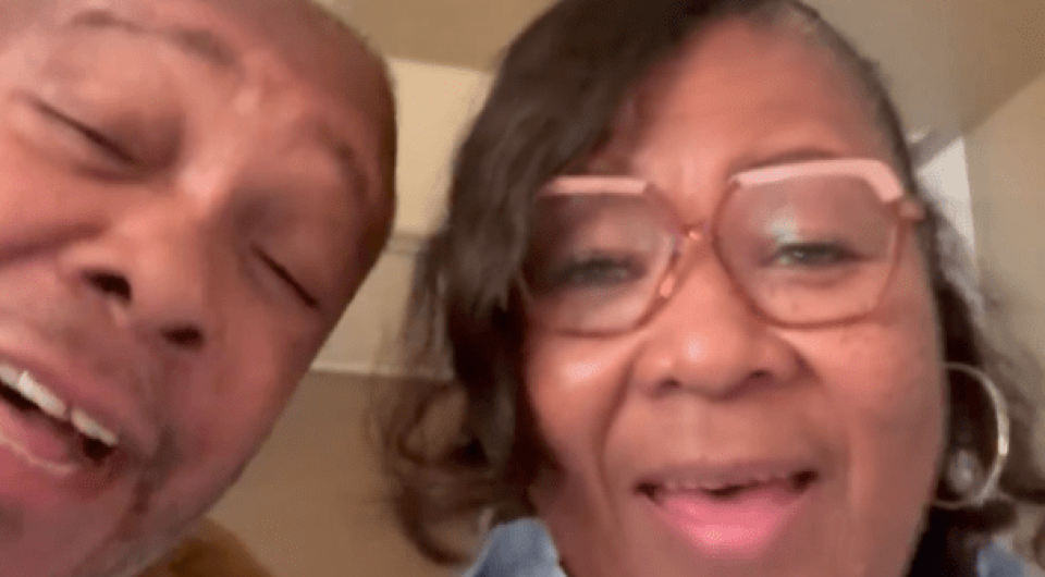 Μητέρα Χολμς: «Αντιεπαγγελματικός ο τρόπος διαχείρισης του ζητήματος»