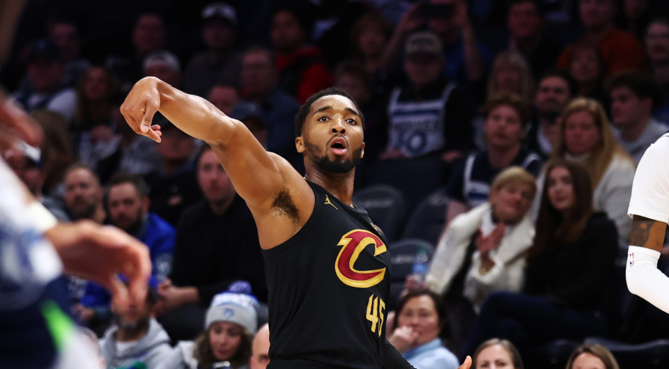 Οι Καβαλίερς διέλυσαν τους Ράπτορς με απίθανο Μίτσελ και μπήκαν με το... δεξί στα playoffs