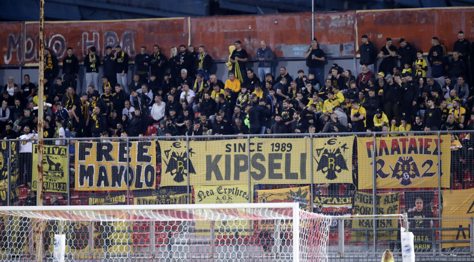 Πάνω από 4.000 οπαδοί της ΑΕΚ δίπλα της στις Σέρρες