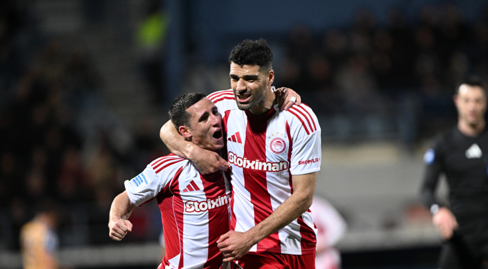 Ο Ολυμπιακός με σούπερ Ποντένσε πέρασε επιβλητικά από την Τρίπολη και «σκαρφάλωσε» μόνος στην κορυφή