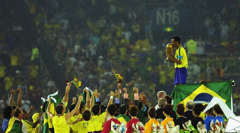 Ο θρύλος της Βραζιλίας με τα δύο Μουντιάλ θα παίξει στο NBA υπό τις οδηγίες του Αντετοκούνμπο!