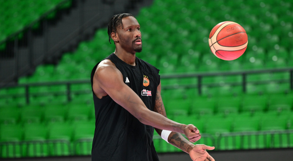 Το πρώτο μήνυμα του Χέιζ-Ντέιβις στα πράσινα: «Να θυμάστε πως πάντα θα βάζουμε τα δυνατά μας!» (video)