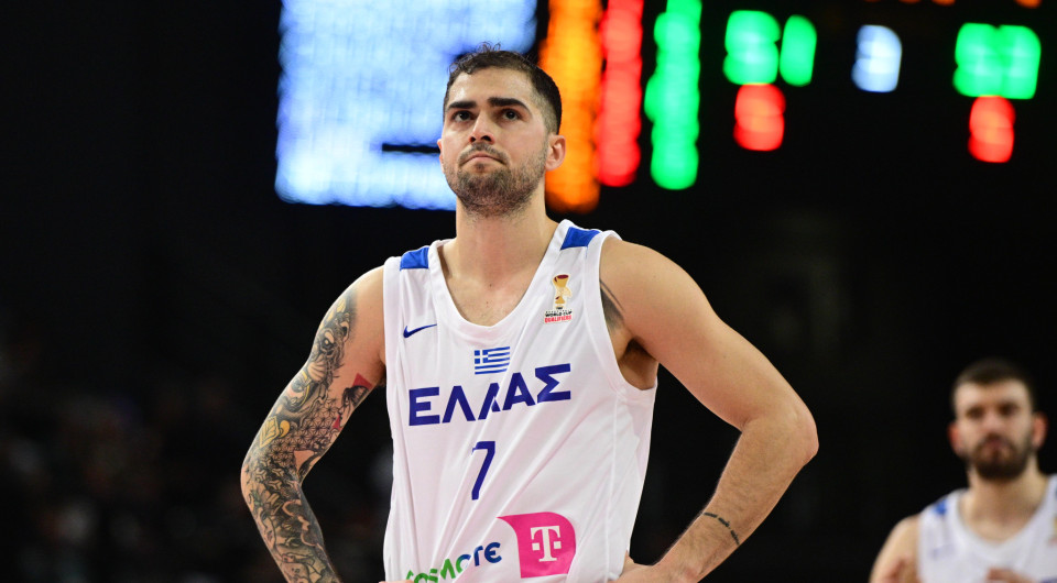 Η Εθνική γνώρισε την πρώτη της ήττα στα προκριματικά σε δραματικό ματς κόντρα στο Μαυροβούνιο