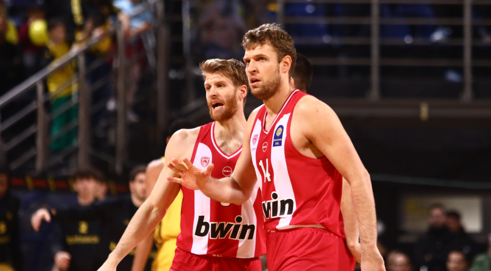 Ανατροπή στις αποδόσεις του ντέρμπι μετά τις απουσίες Βεζένκοφ – Γουόκαπ