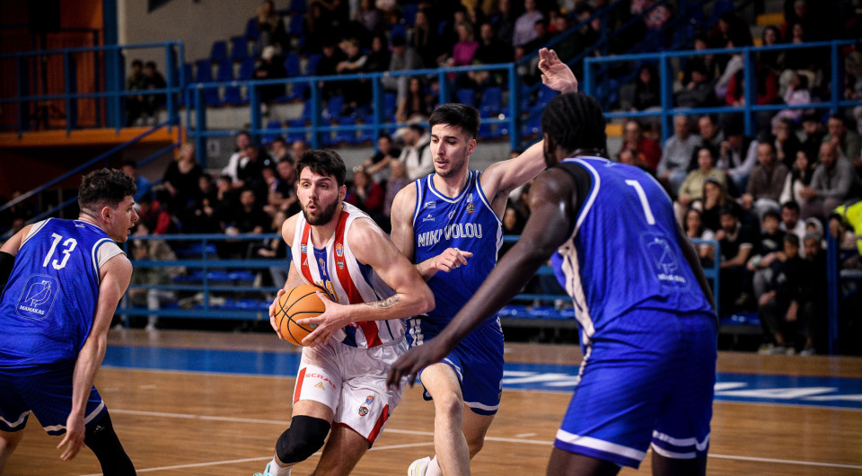 Elite League: Συνεχίζει ακάθεκτη η Δόξα Λευκάδας, άνετες νίκες για Λαύριο και Σοφάδες