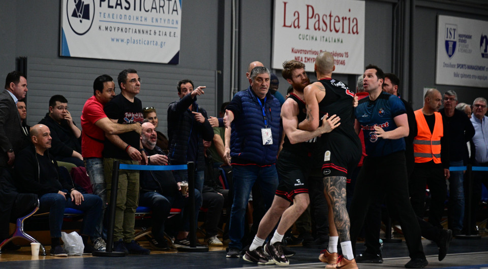 Το βίντεο του επεισοδιου με τον Φουρνιέ να ορμά στα court seats