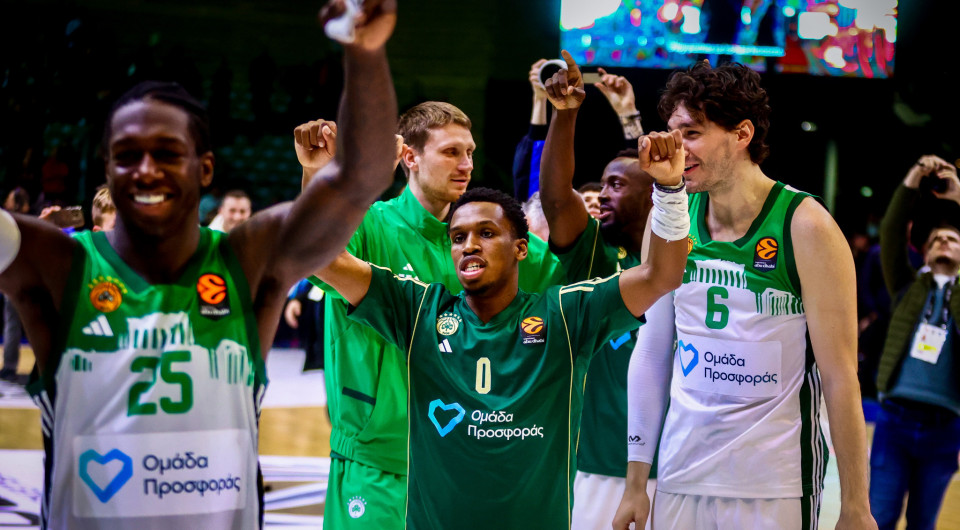 Ο πασίγνωστος Έλληνας τραγουδιστής που ταξίδεψε με τον Παναθηναϊκό στο Σαράγεβο