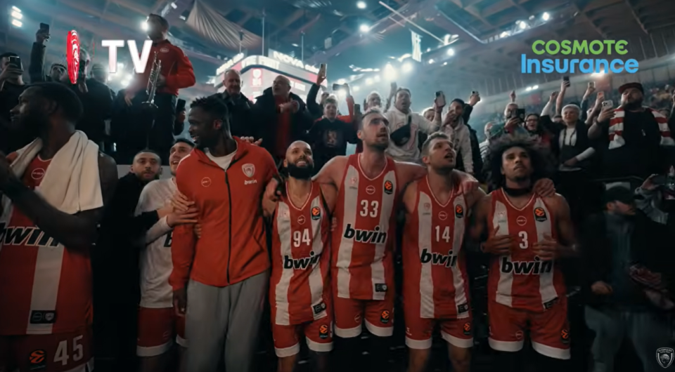 Οι έντονες στιγμές της νίκης του Ολυμπιακού κόντρα στη Φενέρμπαχτσε και το «πάρτι» σε παρκέ και κερκίδα (video)