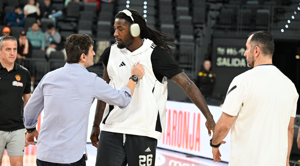 Στη Roig Arena μέσα σε αποθέωση ο Γιαννακόπουλος - Το εγκάρδιο τετ α τετ με τον Λεσόρ (vid)