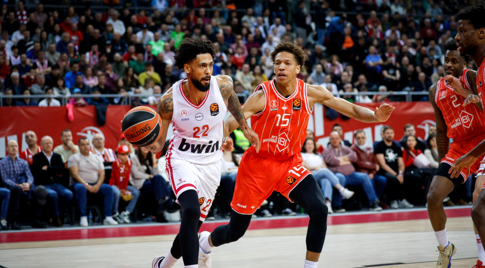 Ο Ολυμπιακός «καθάρισε» και τη Χάποελ στη Σόφια και προελαύνει πρώτος και καλύτερος