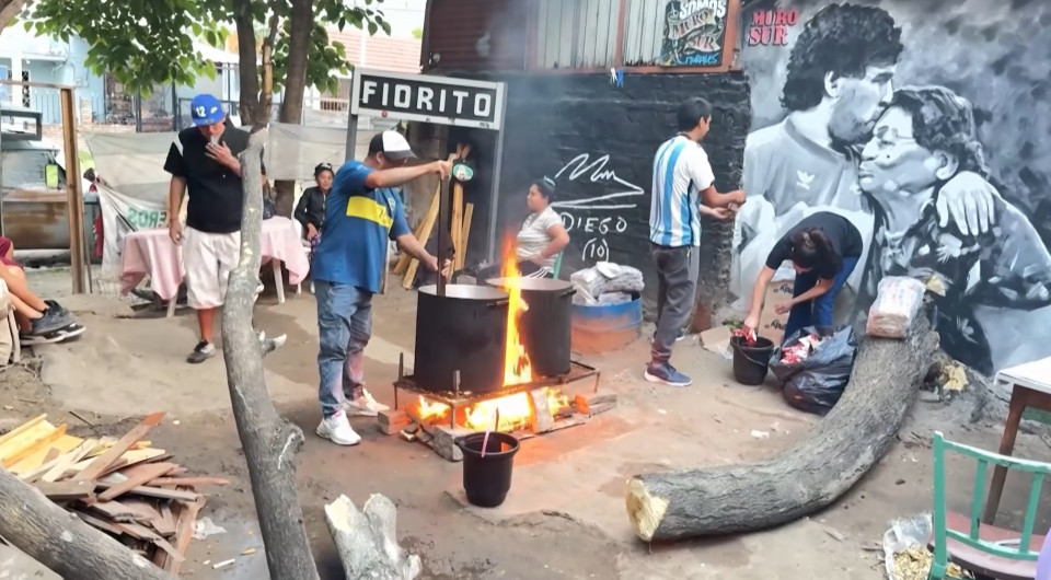 Ο Ντιέγκο θα ήταν χαρούμενος: Το σπίτι του Μαραντόνα στη Βίλα Φιορίτο έχει γίνει κοινωνική κουζίνα