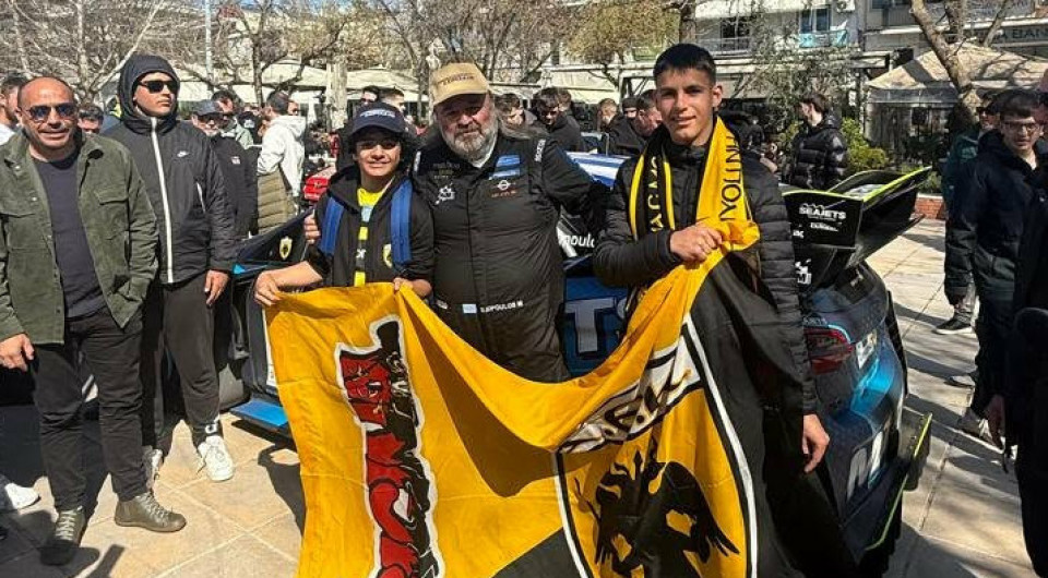 Αποθεώθηκε από τους φίλους της ΑΕΚ ο Μάριος Ηλιόπουλος στην Ελασσόνα (photos)