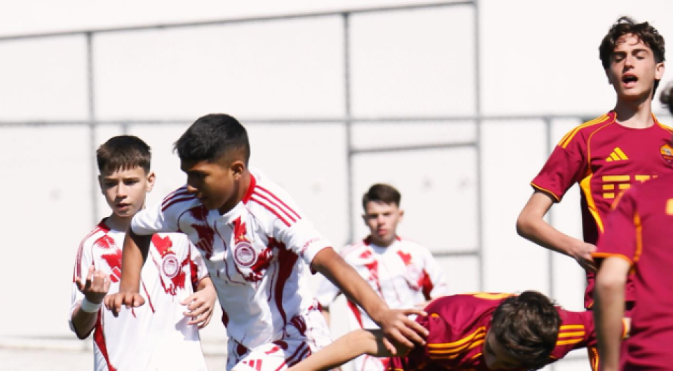 Σάρωσε στο Elite Neon Cup η Κ14 του Ολυμπιακού και έχασε στις λεπτομέρειες στον τελικό