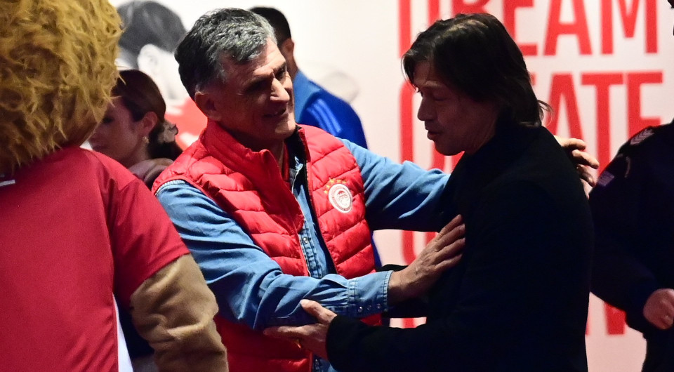 «Δεν υπάρχει θέμα Ολυμπιακού - Αλμέιδα» (video)