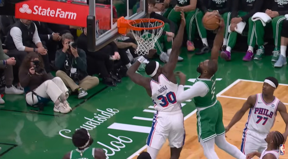 Ο Μπράουν έκανε... πόστερ των Μπόνα και κατέκτησε το Top 10 του ΝΒΑ (video)