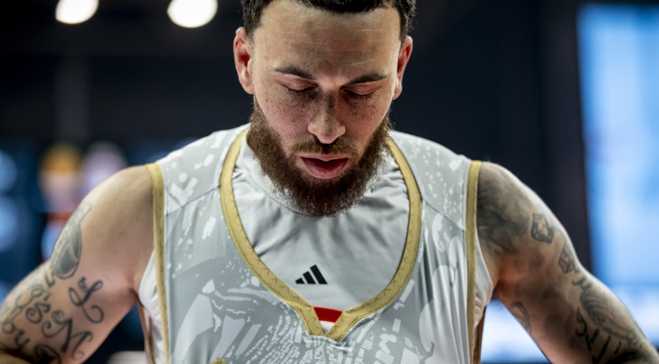 Τα χρόνια περνούν και ο θρυλικός Μάικ Τζέιμς ψάχνει ακόμα τη... μία (ευκαιρία)