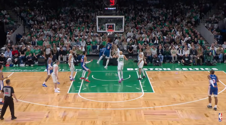 Με εντυπωσιακό poster Ούμπρε το Top 5 των playoffs του ΝΒΑ (video)