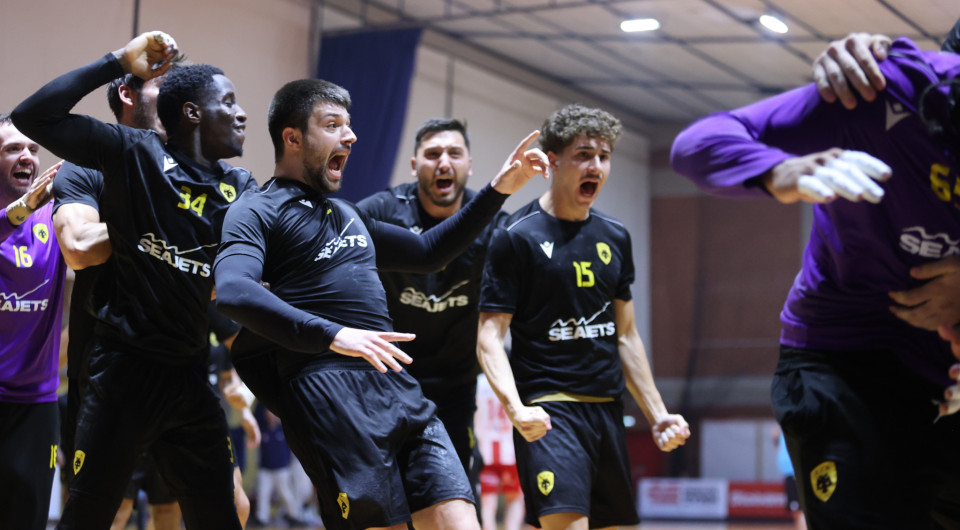 Φοβερό comeback της ΑΕΚ, break και 1-0 στους τελικούς με τον Ολυμπιακό!