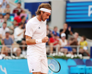 Με Οπέλκα ξεκινάει ο Τσιτσιπάς στη Βαρκελώνη