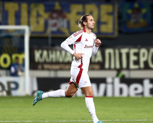 «Ενδιαφέρον από Λιντς και ομάδα της Ligue 1 για Γιαζίτσι»