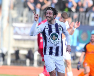 Η ομάδα που θέλει τον πρώτο σκόρερ της Super League 2