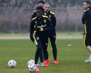 Τα τρία πρόσωπα του φιλικού με τον Πανσερραϊκό