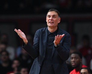 Καυγάς μεταξύ Μπαρτζώκα και φίλαθλου μετά την ήττα του Ολυμπιακού από τη Μονακό