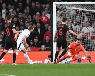 Με αουτσάιντερ και κάρτες έως το 18.00!