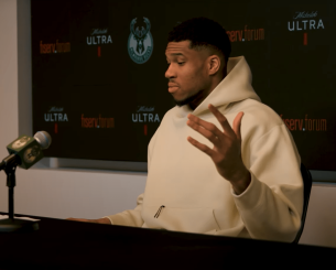 Αντετοκούνμπο: «Προσπαθώ να εμπνεύσω τους συμπαίκτες μου» (vids)